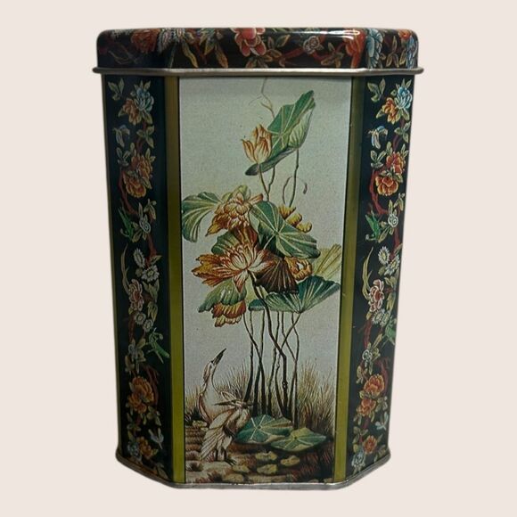 🕯️ VTG 1970s UPCYCLED OCTAGONAL MEISTER TIN HAND POURED SOY CANDLE COFFEE SCENT - Picture 1 of 5